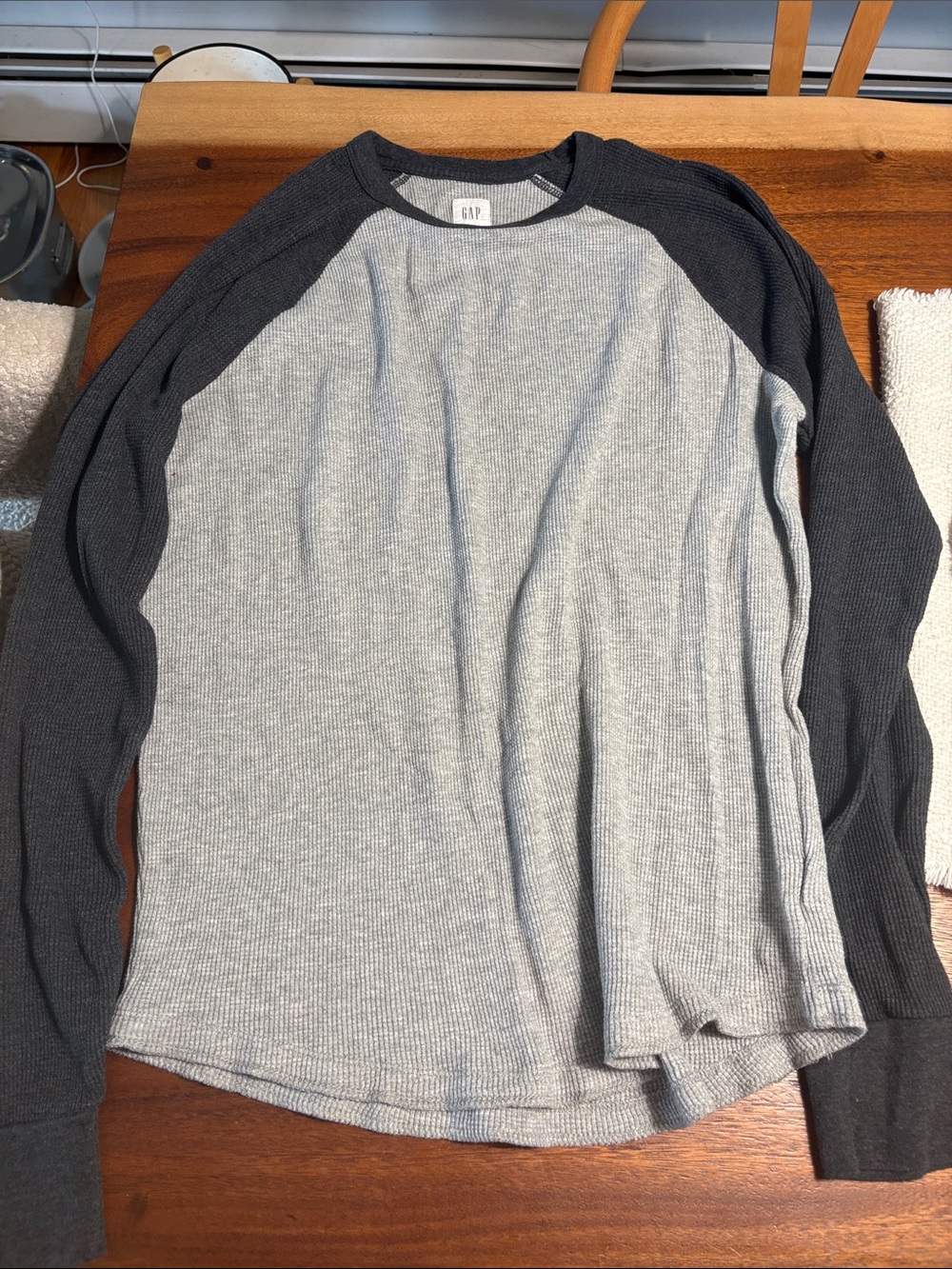GAP Men’s Long-Sleeve Raglan Thermal Shirt - Light Gray with Charcoal Sleeves